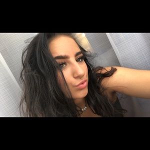 Meet your Posher, Alicia